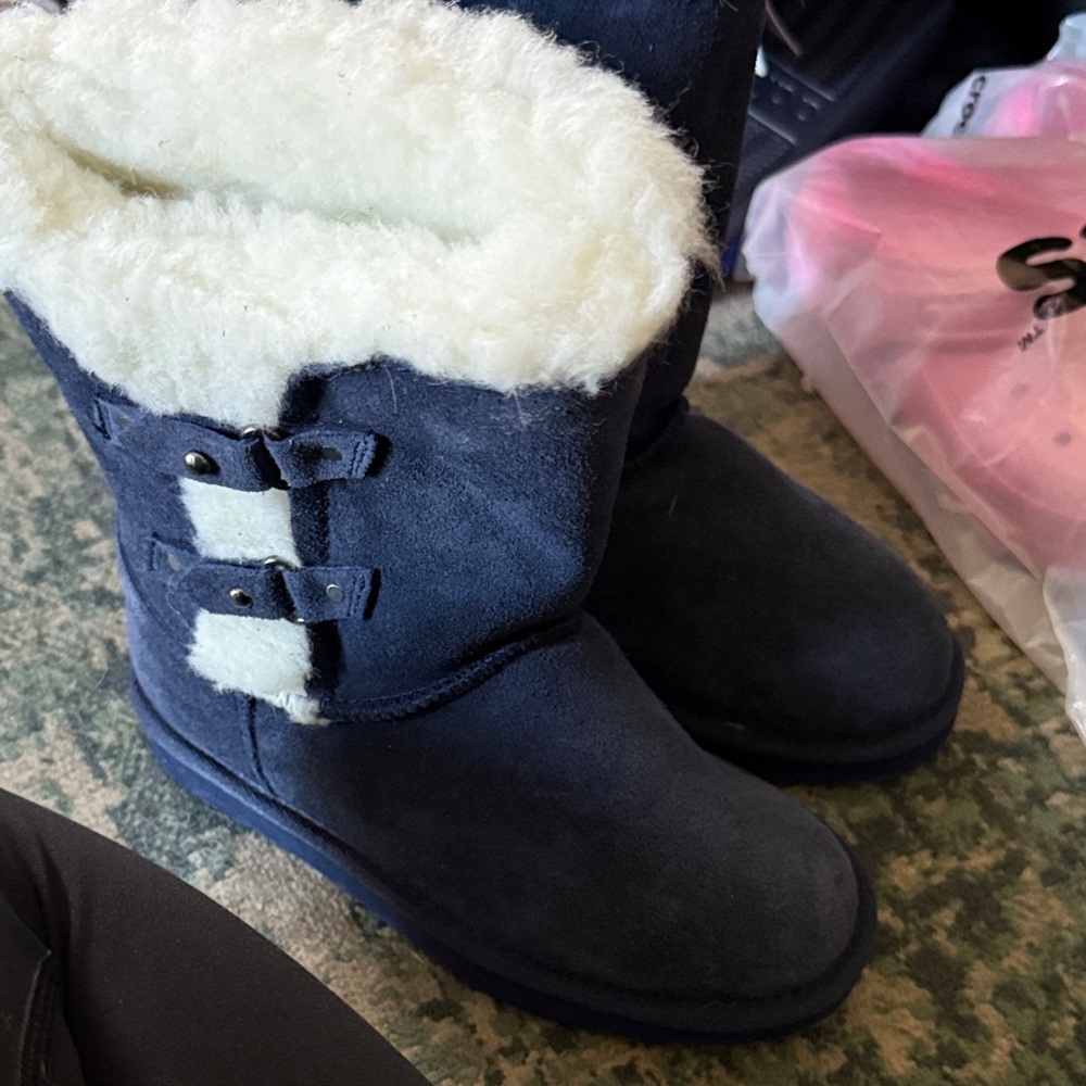 PAWZ Navy Blue Winter Boots with White Fur Lining